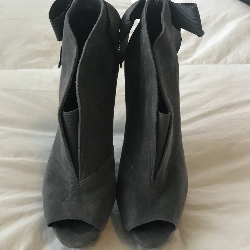Vera wang platform Riley open toe pump - Picture 6 of 7